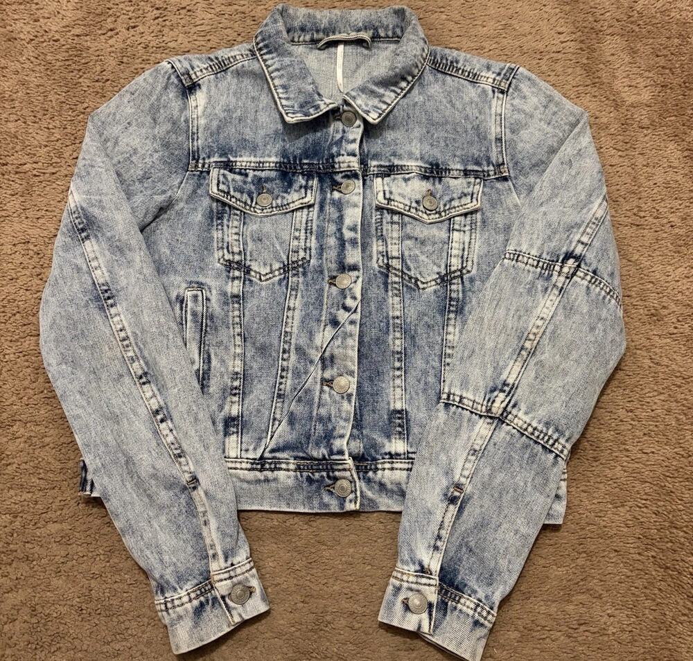 Free People Rumors Blue Denim Jean Jacket In Light Indigo Women’s Size S